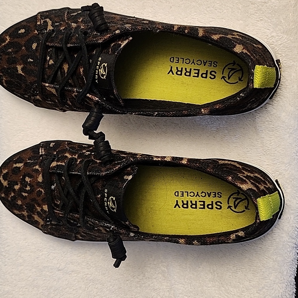Sperry Topsiders size 8.5